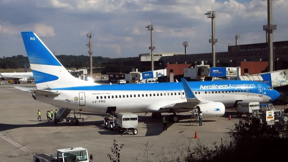 Aerolíneas programó dos nuevos vuelos especiales para traer argentinos desde Uruguay