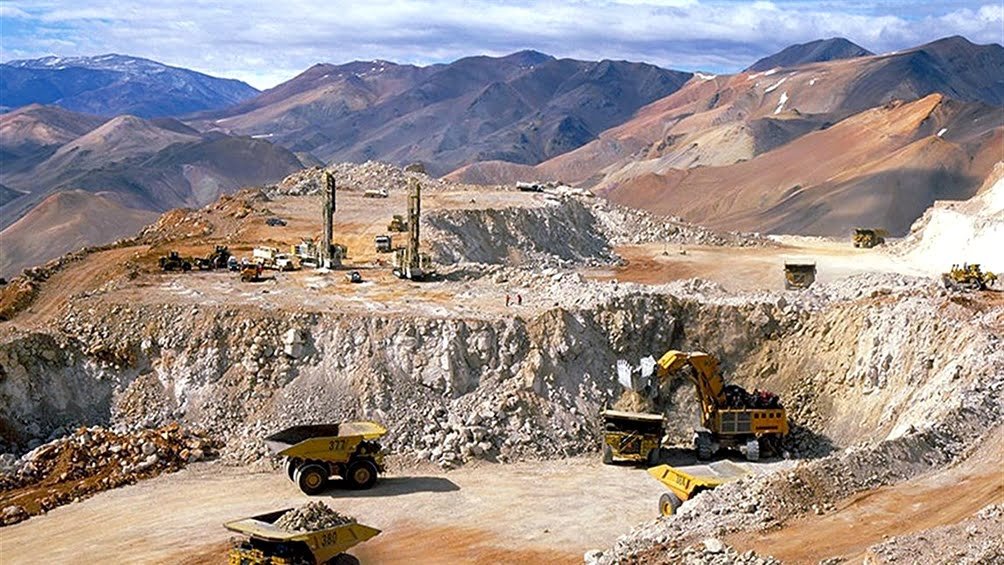 El Gobierno impulsará "proyecto por proyecto" inversiones mineras por US$ 25.000 millones