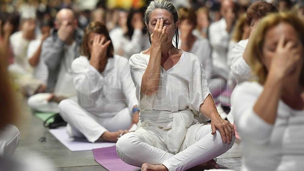 Sin eventos multitudinarios y de forma online, se celebra el Día Internacional del Yoga