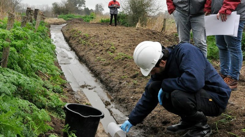 Acumar comenzó la limpieza de arroyos en ocho municipios de la Cuenca Matanza Riachuelo