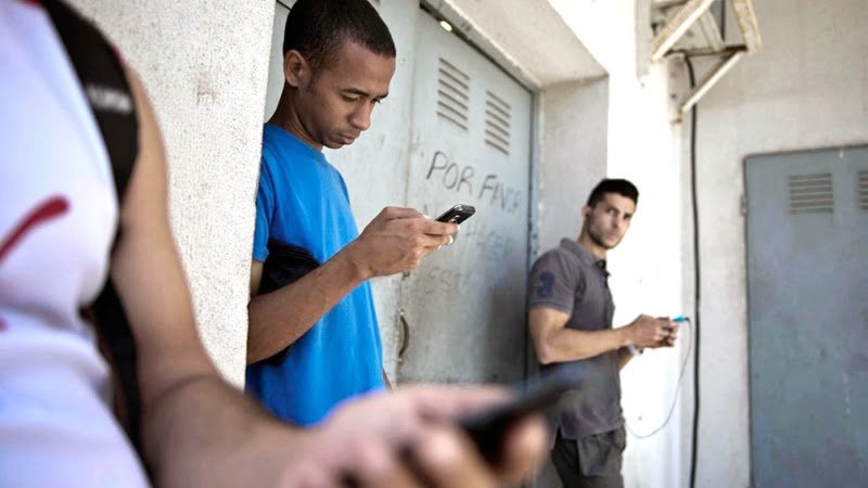 Diputados del Frente de Todos piden aplicar la ley de wifi gratuito para clubes de barrio porteños
