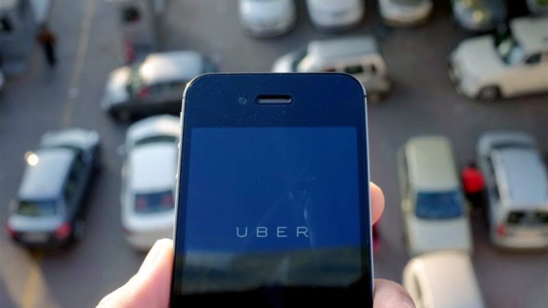 Uber abrió una convocatoria para sumar taxistas a su aplicación en el Área Metropolitana