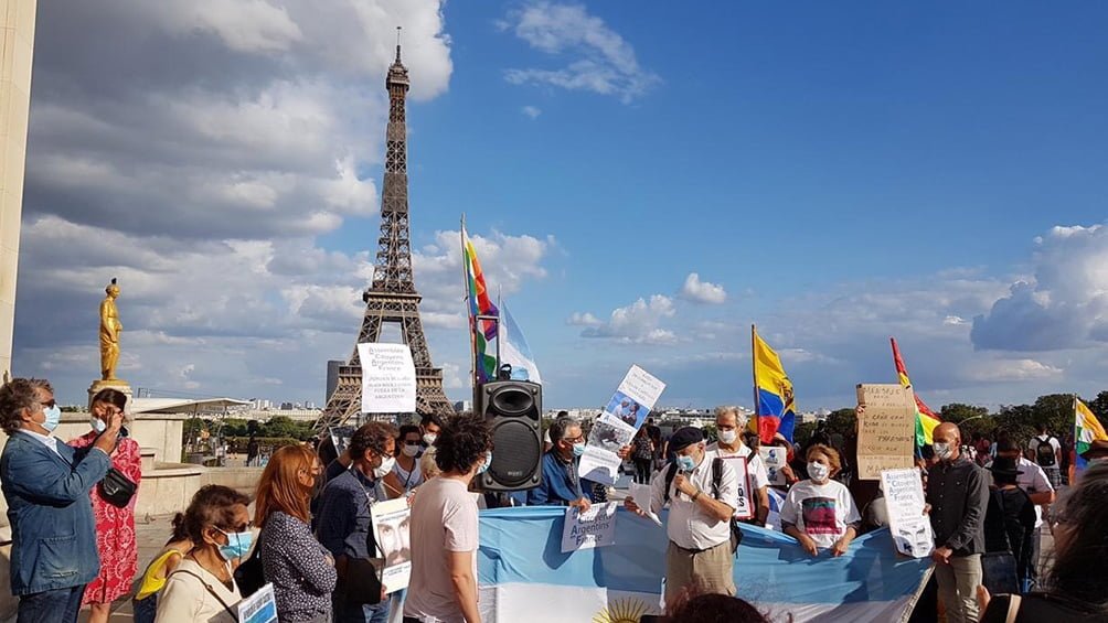 Ciudadanos argentinos residentes en Francia repudian la presencia de Macri en París