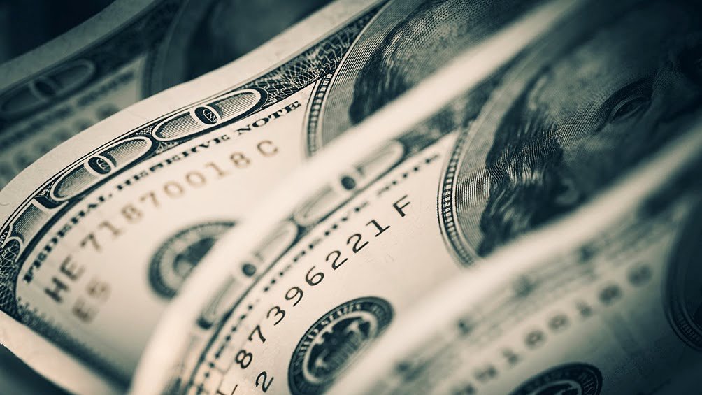 El dólar solidario cerró la semana con una cotización superior al dólar bursátil