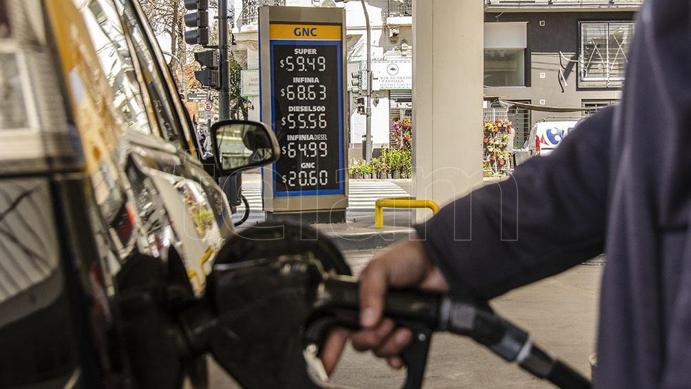 El Gobierno posterga unas semanas la suba en el impuesto a los combustibles