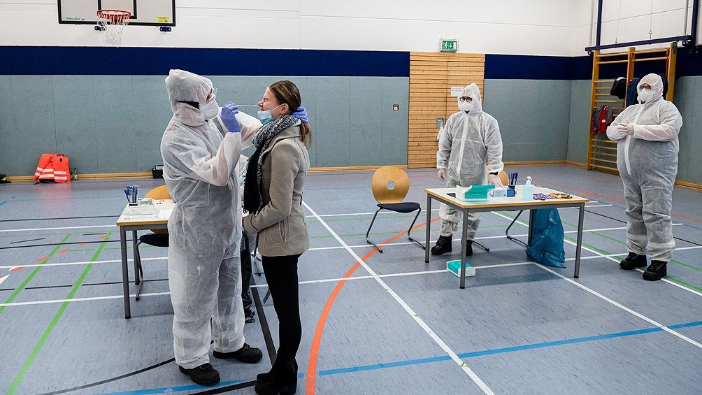 Preocupa en Alemania el alto número de casos de coronavirus pese a las restricciones