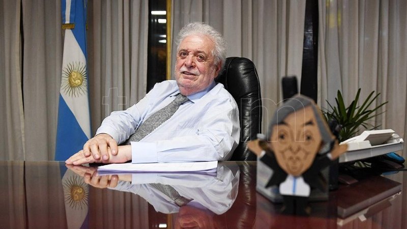 González García espera cerrar el acuerdo con Pfizer por la vacuna