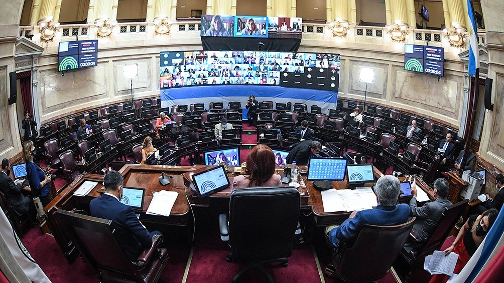 Cristina Fernández firmó un decreto para mantener las sesiones por videoconferencia