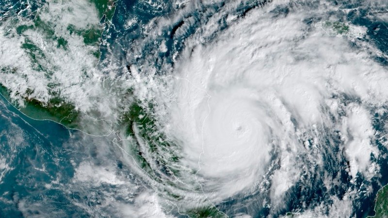 La tormenta tropical Elsa "se fortaleció hasta convertirse en huracán"