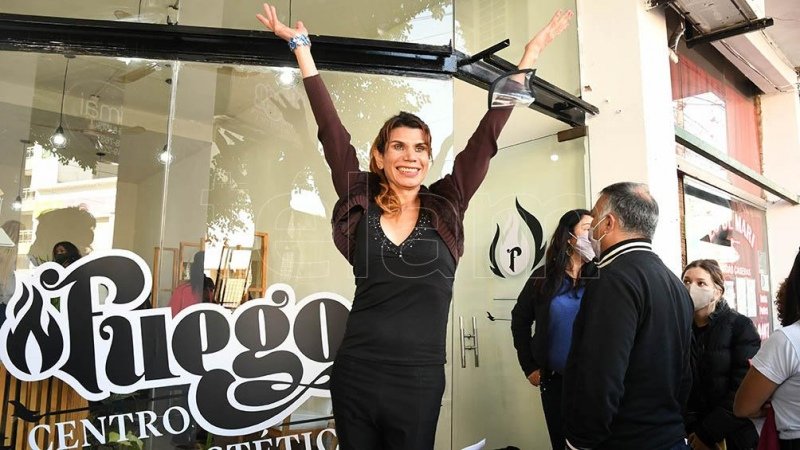 Inauguraron 'Fuego', un centro de estética creado y atendido por mujeres trans del conurbano