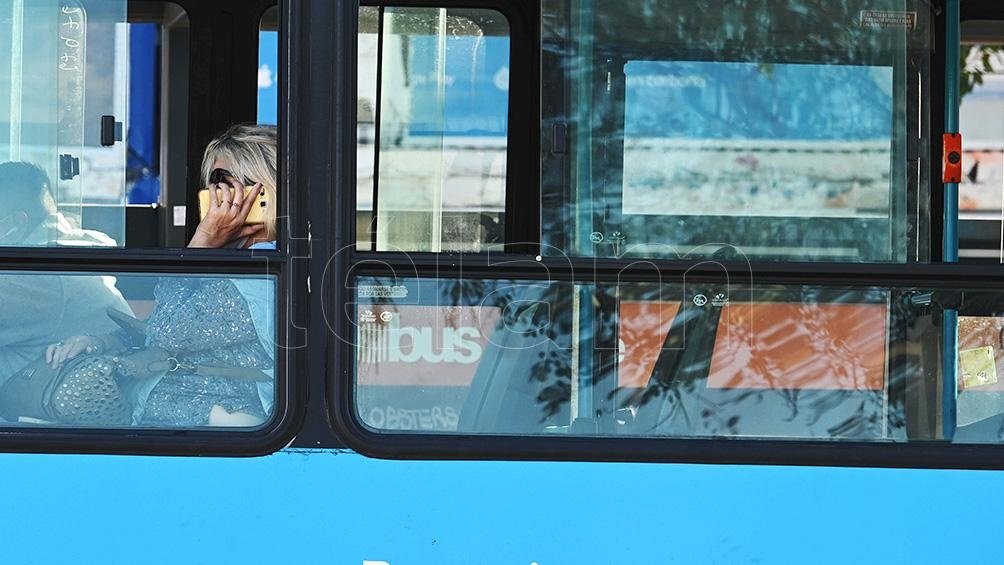Avanza un proyecto para que trabajadores de la salud bonaerenses viajen gratis en transporte público