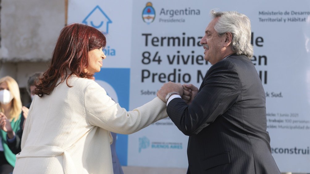Alberto Fernández y Cristina Kirchner encabezan un plenario del Frente de Todos en La Plata