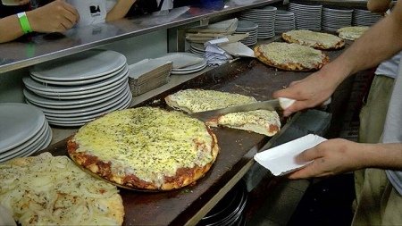 La pizza de muzzarella reúne el 34% de las preferencias y es la más popular del país