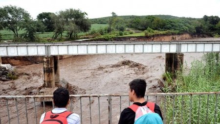 Advierten a turistas y pobladores por las crecidas de los ríos y arroyos en Córdoba