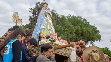 Miles de fieles participaron en la procesión de la Virgen de la Candelaria