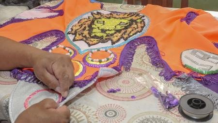 Los detalles del trabajo artesanal en el carnaval de Humahuaca