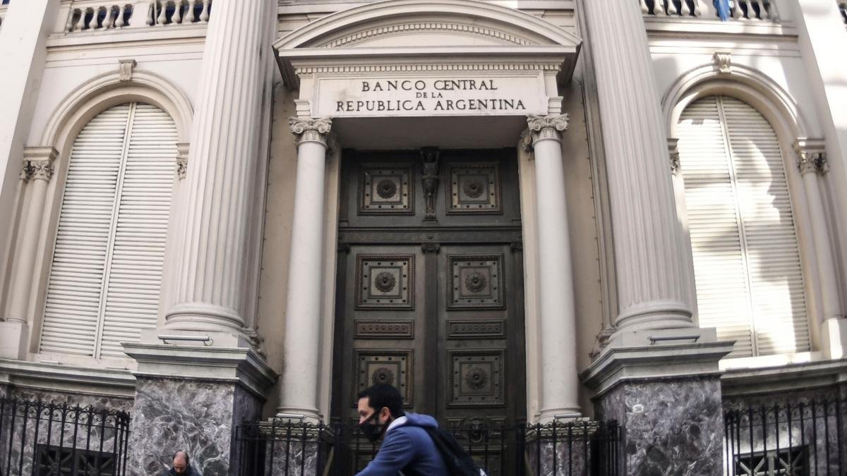 El Banco Central compró US$67 millones y suma seis jornadas con saldo positivo