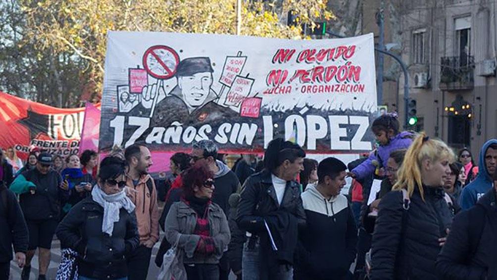 Sobrevivientes de la dictadura y organizaciones de DDHH marcharon por Julio López